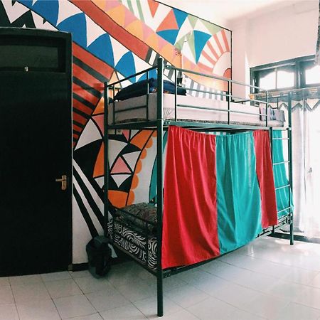 Hati Hati Albergue Yogyakarta Exterior foto