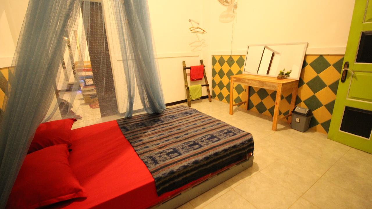 Hati Hati Albergue Yogyakarta Exterior foto
