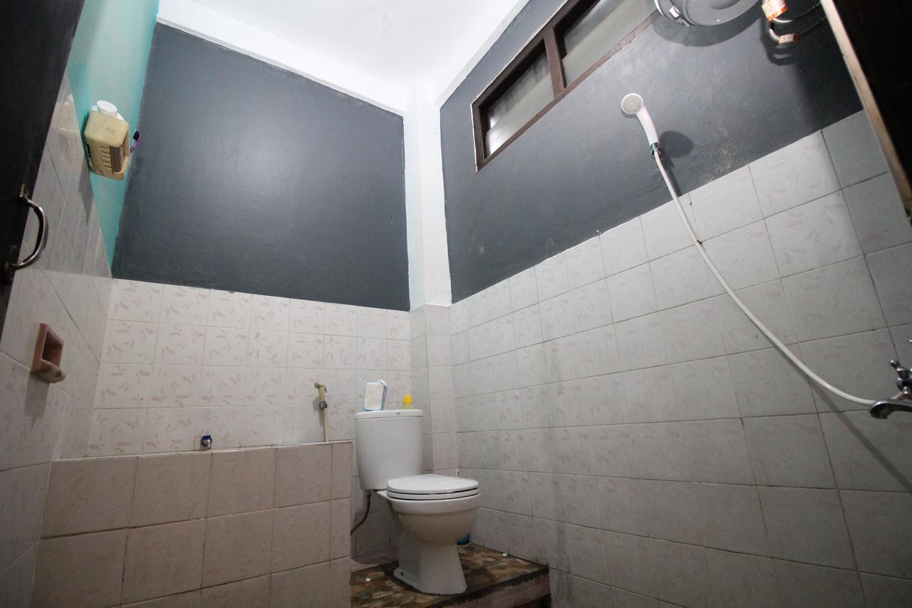 Hati Hati Albergue Yogyakarta Exterior foto