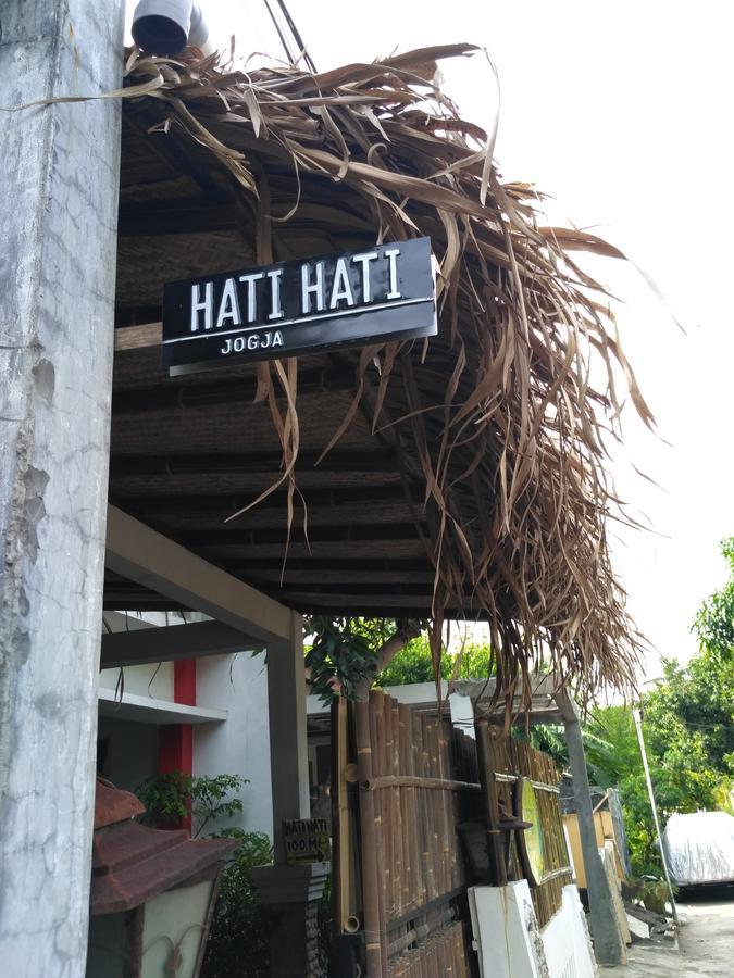 Hati Hati Albergue Yogyakarta Exterior foto